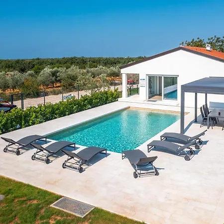 Vila Serenity Majora
